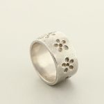 Dimpled Flowers Band