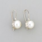 Mounted Pearls Earrings