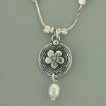 White Round Bloom Necklace