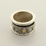 Gold Dot Spinner Band